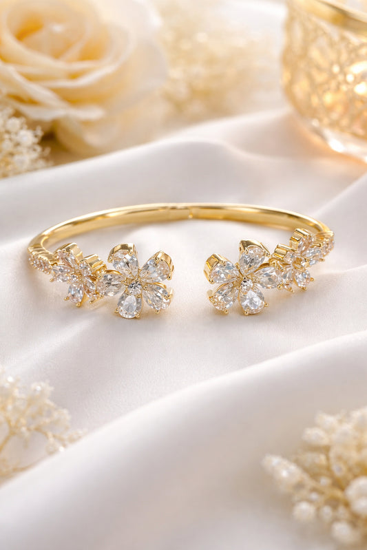 Floral bracelet with white stone