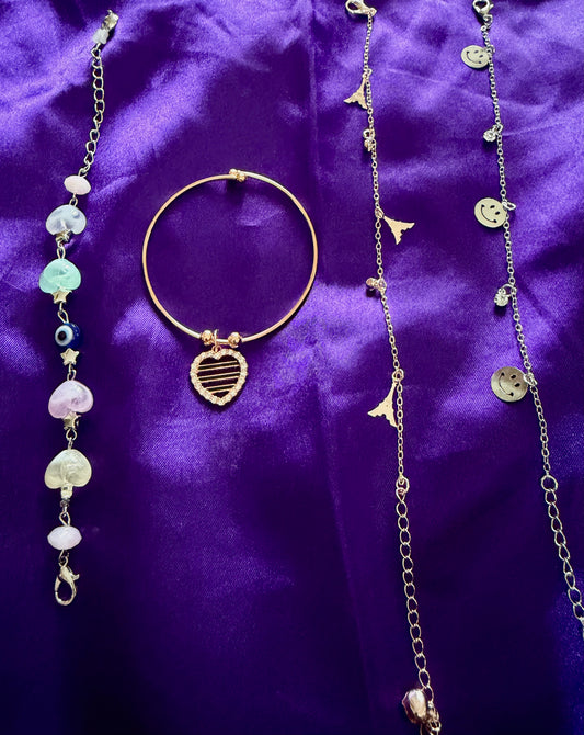 Minimal Charm Bracelet Combo (4) for Women – Heart, Smiley & Beaded Cute Bracelet