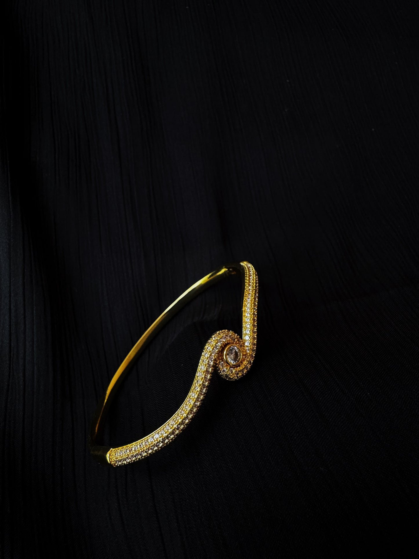 Spiral Detail Anti-Tarnish Gold Plated Bracelet for Women | Minimal Luxury Adjustable Bangle
