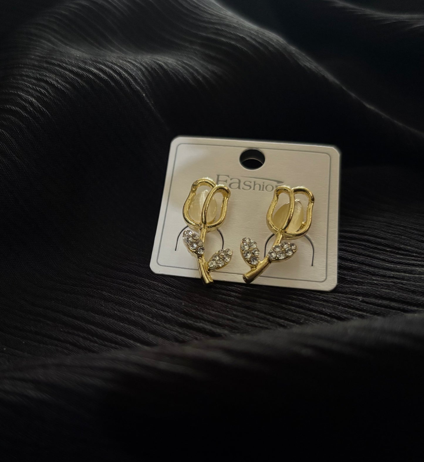 Elegant Gold Tulip Flower Earrings with Crystal Leaves – Korean Style Floral Earrings for Women
