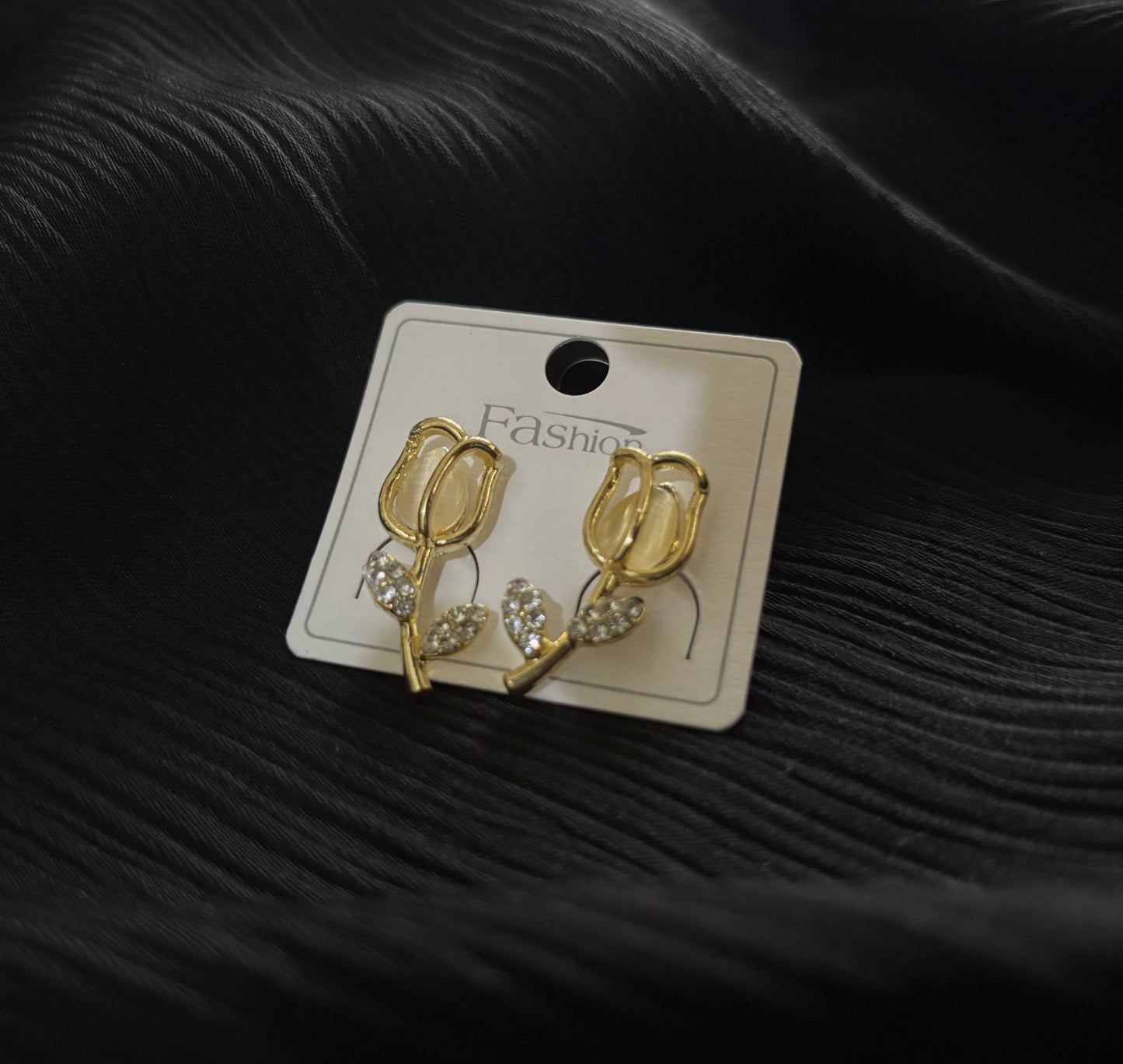 Elegant Gold Tulip Flower Earrings with Crystal Leaves – Korean Style Floral Earrings for Women