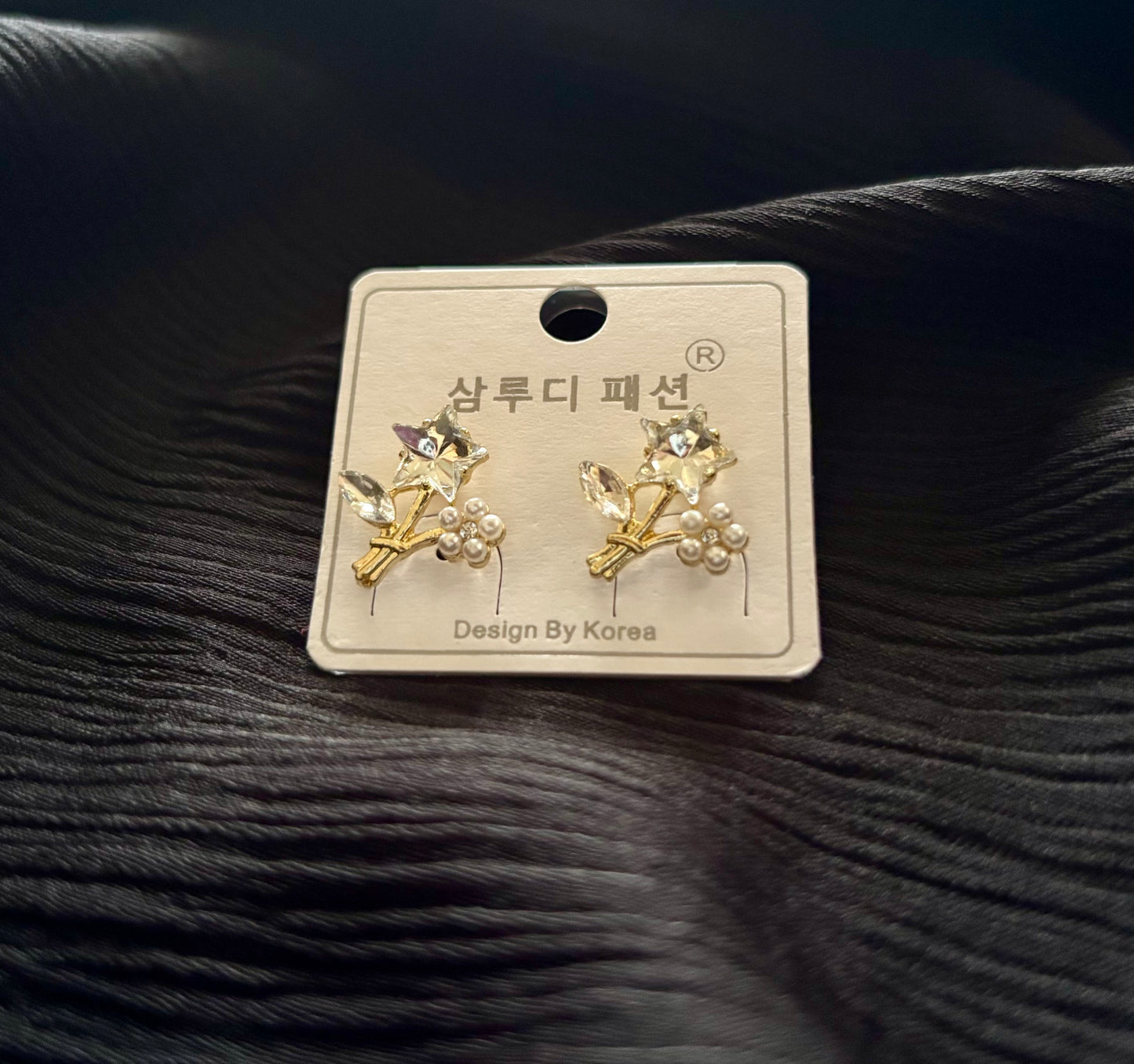 Korean Star Flower Crystal Earrings – Cute Gold Floral Pearl Korean Style Earrings for Women
