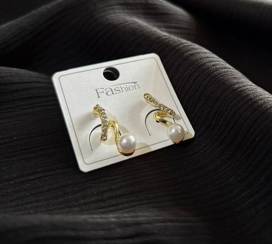 Korean Pearl Curve Crystal Earrings – Elegant Gold Minimal Korean Style Drop Earrings for Women