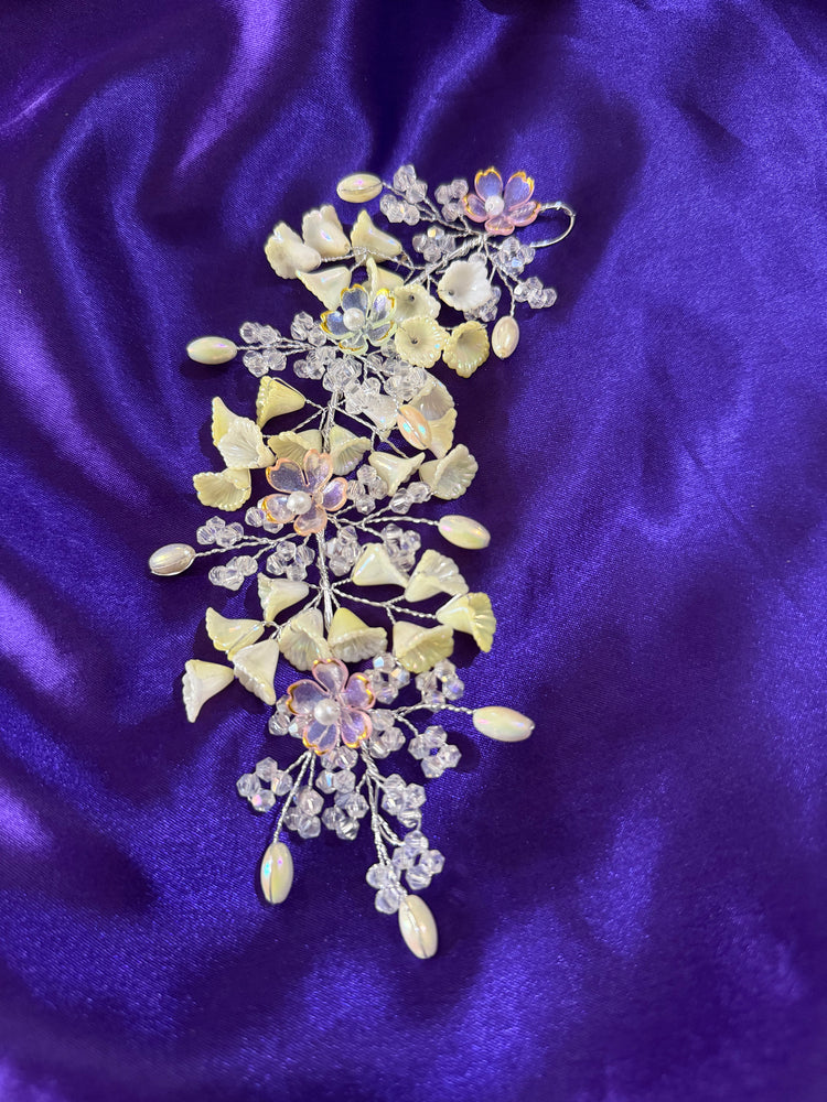 Elegant Floral Vine Hair Accessory – Crystal & Pearl Bridal Hair Clip for Weddings & Special Occasions