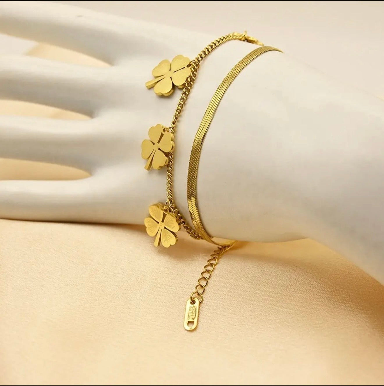 18K Gold Plated Anti Tarnish Clover Charm Bracelet | Waterproof Stainless Steel PVD Chain Jewelry