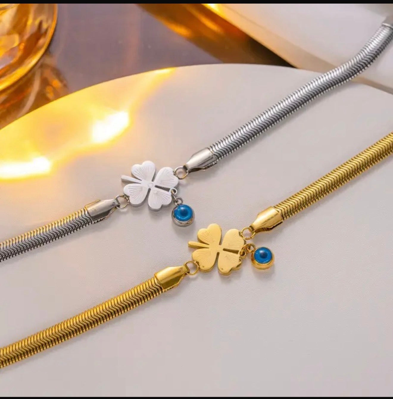 Anti Tarnish Clover Charm Snake Chain Bracelet – Gold Tone