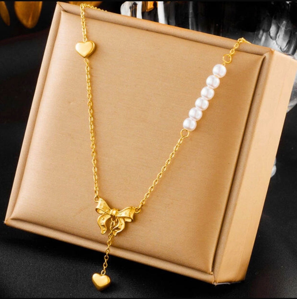 Anti Tarnish Bow Heart Pearl Necklace – 18K Gold Tone
