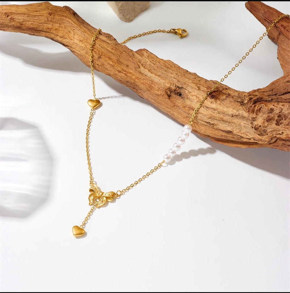 Anti Tarnish Bow Heart Pearl Necklace – 18K Gold Tone