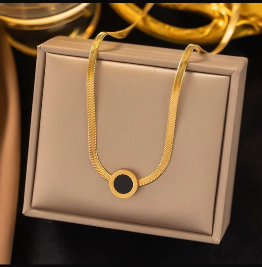 Anti Tarnish Snake Chain Necklace with Black Pendant – 18K Gold Tone