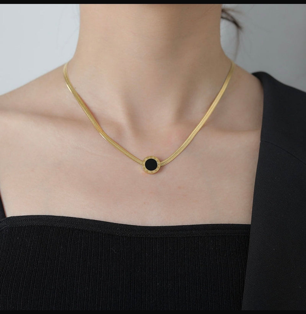 Anti Tarnish Snake Chain Necklace with Black Pendant – 18K Gold Tone