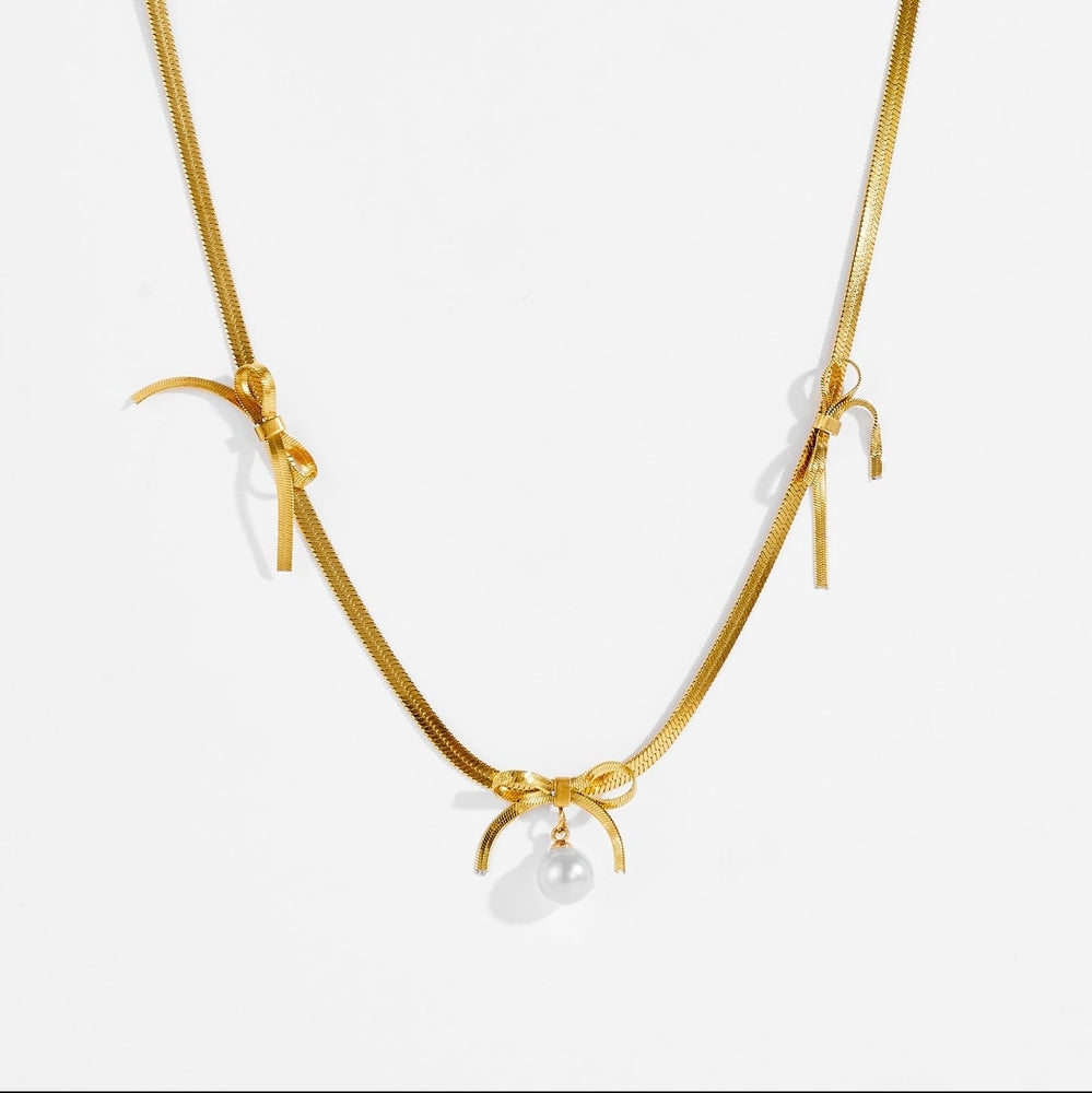 Anti Tarnish Bow Pearl Necklace – 18K Gold Tone