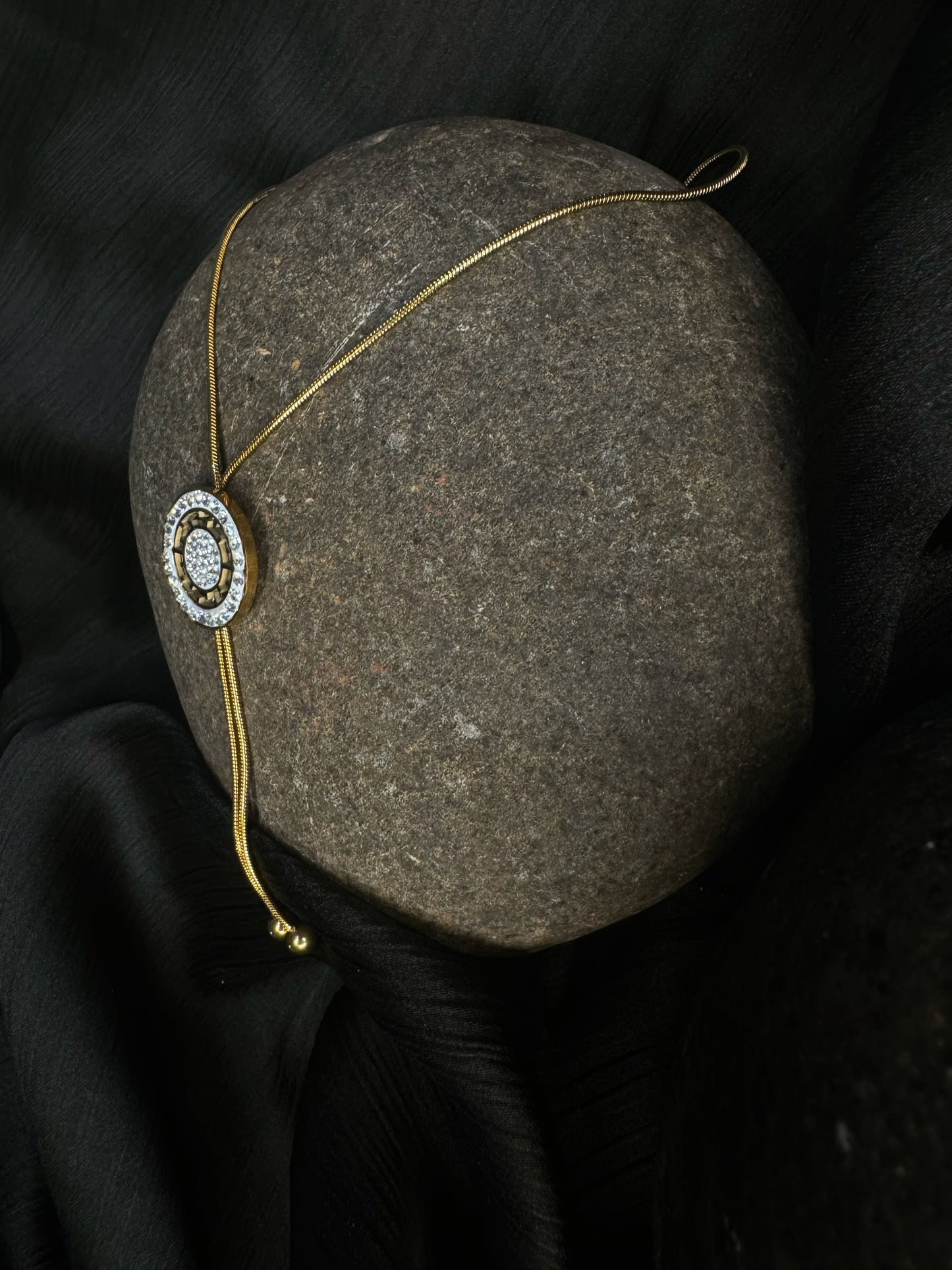 Luxury Round Crystal Anti-Tarnish Adjustable Pendant Necklace for Women – Gold Plated Elegant Statement Jewellery