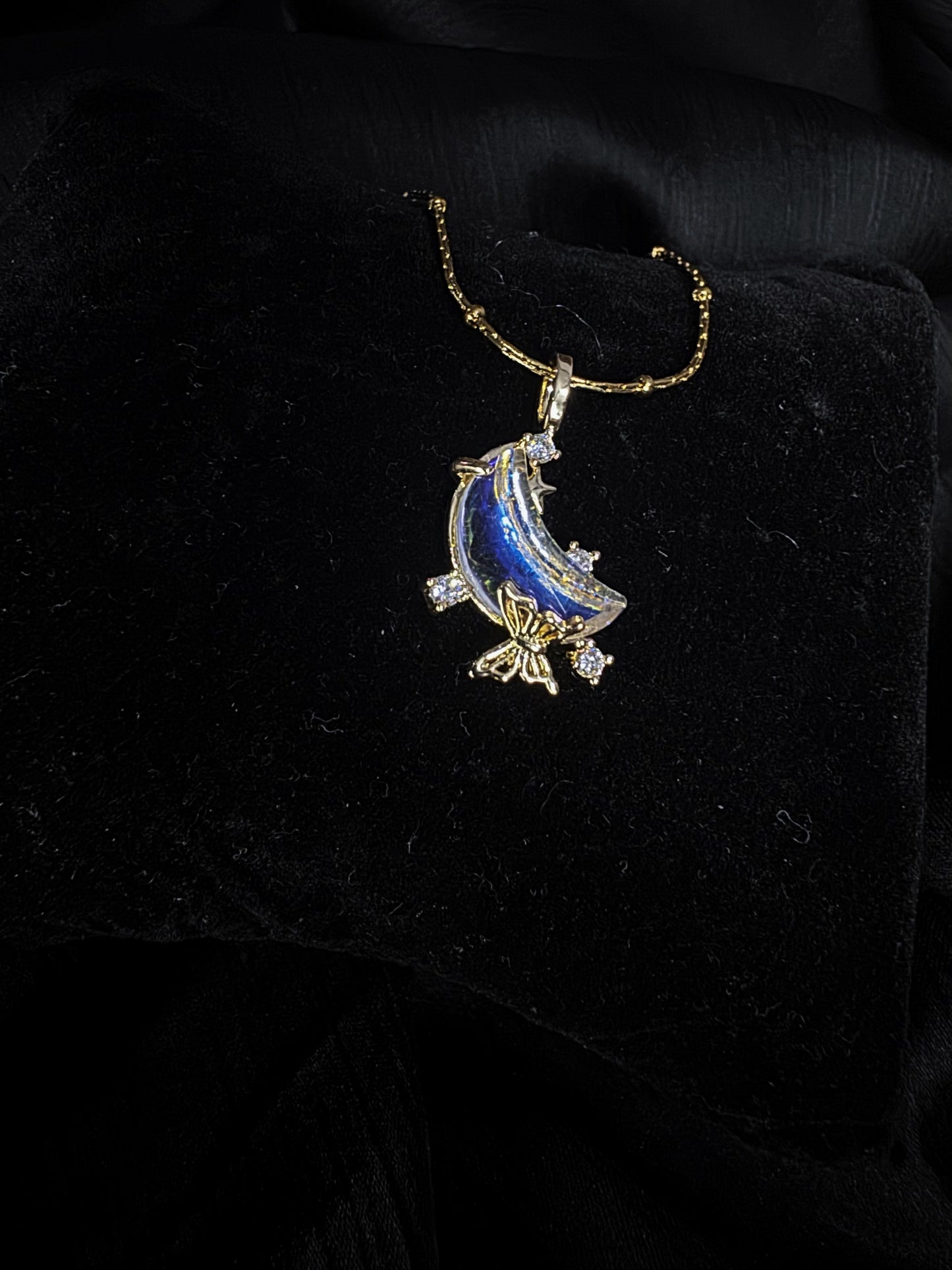 Anti-Tarnish Crescent Moon Blue Crystal Pendant Necklace – Elegant Gold Plated Celestial Jewelry