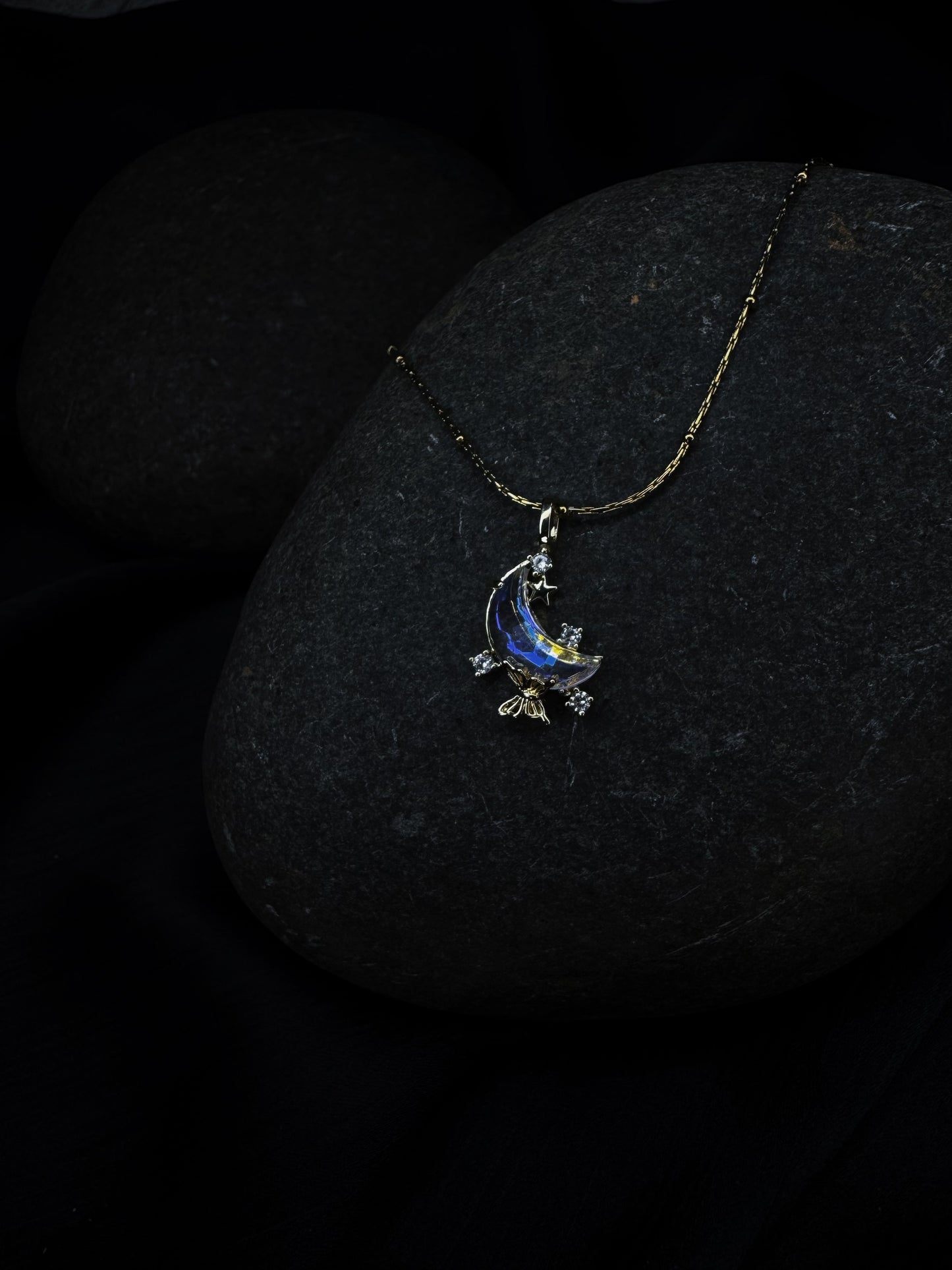 Anti-Tarnish Crescent Moon Blue Crystal Pendant Necklace – Elegant Gold Plated Celestial Jewelry