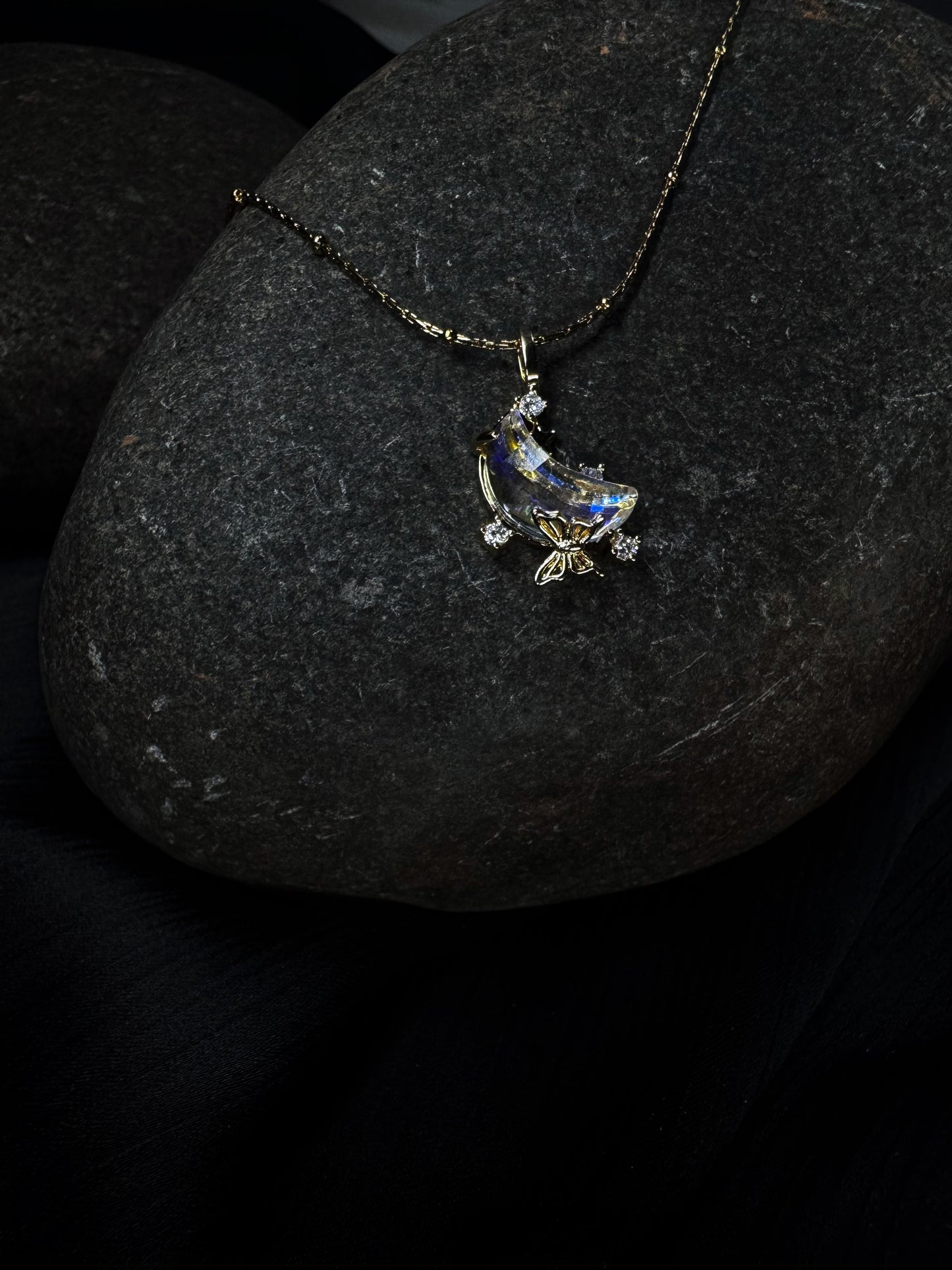 Anti-Tarnish Crescent Moon Blue Crystal Pendant Necklace – Elegant Gold Plated Celestial Jewelry