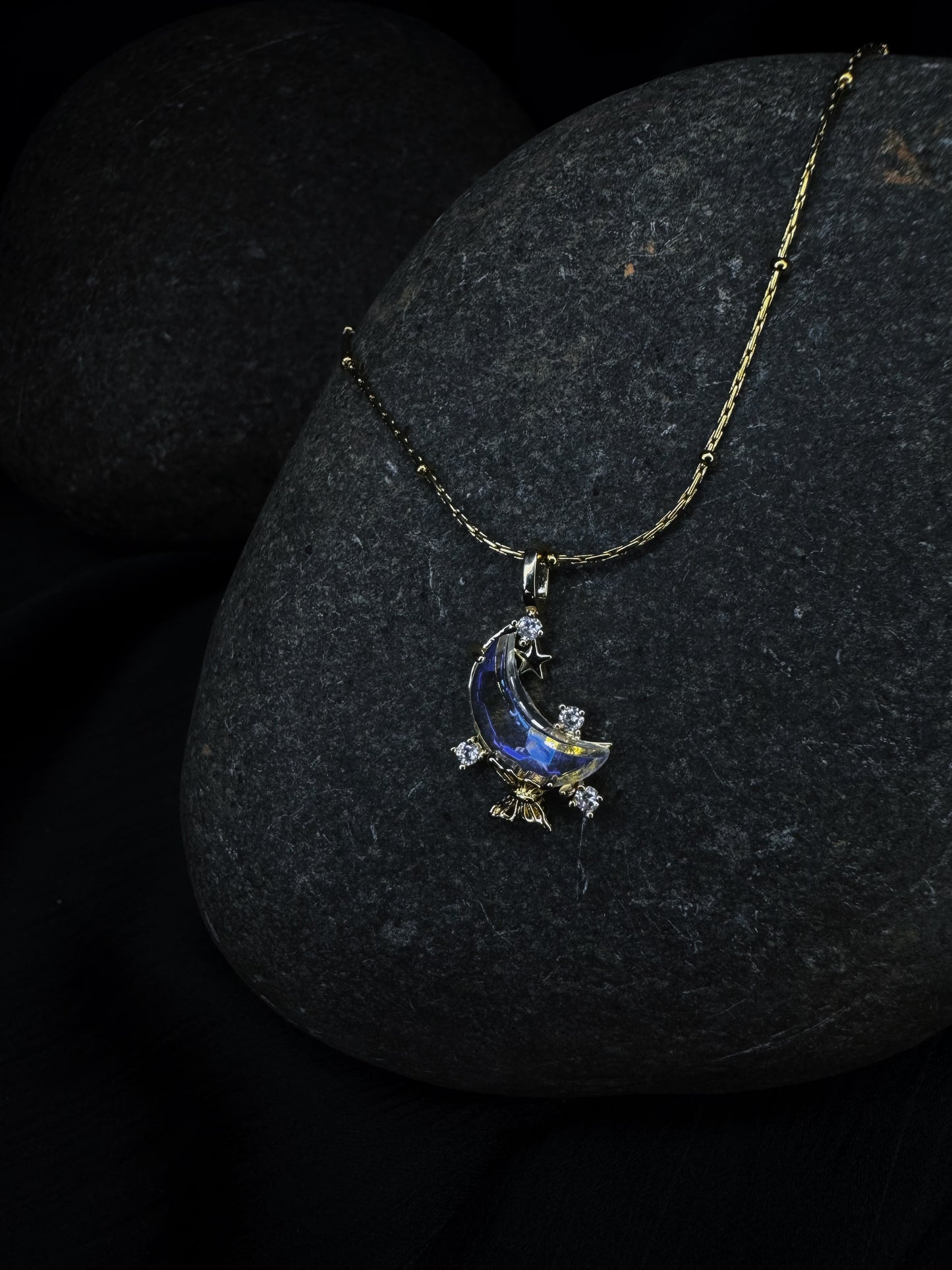 Anti-Tarnish Crescent Moon Blue Crystal Pendant Necklace – Elegant Gold Plated Celestial Jewelry