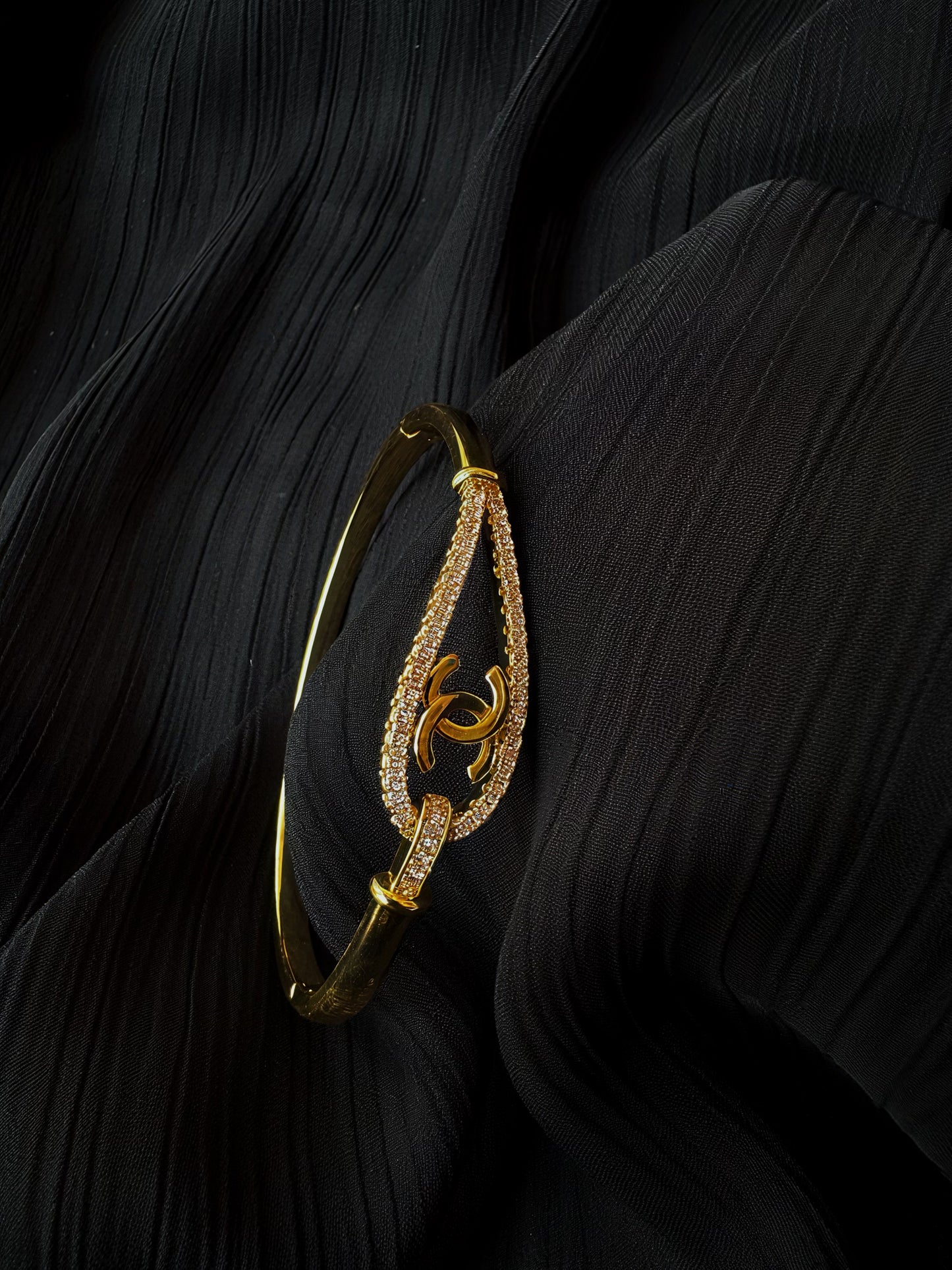 Elegant Anti-Tarnish Gold Bracelet – Minimal Luxury Daily Wear